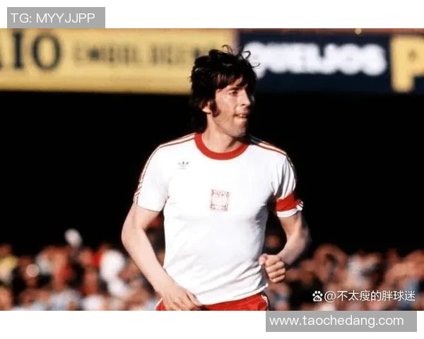 足球巨星落寞背后：从辉煌巅峰到被淘汰的心酸与挣扎